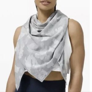 Lululemon All You Need Scarf